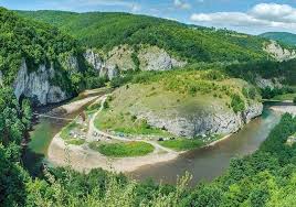 149/b, judetul bihor, cod postal 417565. Cetatea Pierduta O Cetate Veche De Peste 3 000 De Ani Din Balnaca