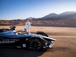 Nice fight between max verstappen and carlos sainz. Mercedes Stoffel Vandoorne Gears Up For Ground Breaking Diriyah E Prix In Saudi Motorsport Gulf News