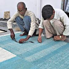 Dazu gehört der teppichstramin, der knüpfhaken und natürlich die knüpfwolle in den benötigten mengen und farben. Teppich Knupfen Schoner Wohnen