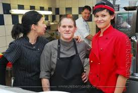 V devadesátých letech odešel studovat do spojených států amerických. Www Ennstalwiki At Wiki Images Thumb 9 9d Schla