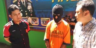 Sebut saja aku mar, wanita berusia 18 tahun, sudah menikah dan sedang hamil 8 bulan. Istri Jadi Tkw Bapak Di Malang Tiduri Anak Hingga Melahirkan Merdeka Com