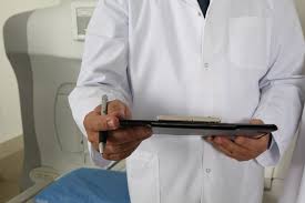 Kami menitik beratkan pada bidang konservasi dan estetika gigi, estetika gigi tidak dapat lepas dari merapikan gigi (kawat gigi). Macam Macam Spesialis Dokter Gigi