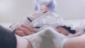 男の娘、レムのメイドコスプレでパンツにおもらし - Pornhub.com