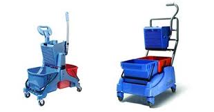 Un chariot de désinfection complet. Chariots De Menage Professionnel Pour Le Nettoyage Et L Entretien