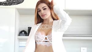Not Dra Sindy Orellana the nutritionist will attend you in a few minutes  DeepFake Porn Video - MrDeepFakes