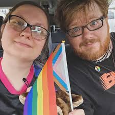 Despite the heat I had a blast with @warrington_band and  @cellabella.doesart !! Thanks for having us @prideinthepeake !