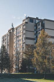 Önkormányzati lakáshoz jogszerűen csak a lakó kijelölésének jogával megbízott helyi képviselők juttathatnak bárkit. 110 Palyazo Kozul Kilencen Jutottak Onkormanyzati Berlakashoz Kanizsa Ujsag