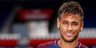 Elle nécessite de la créativité et définit en partie l'image que vous souhaitez véhiculer auprès de vos futurs clients. En Images Le Transformisme Capillaire De Neymar Menace L Hexagone Le Point