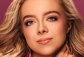 Emily Anastasio's Instagram, Twitter & Facebook