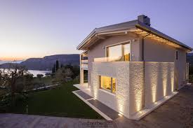 Villa On Lake Garda Case Moderne Di Andrea Bonini Luxury Interior Design Studio Moderno Design Esterno Di Casa Illuminazione Esterni Casa Case Di Design