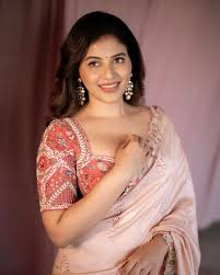 🌷 Styling @manogna_gollapudi Saree @shashagabaofficial Earrings  @petalsbyswathi Makeup @makeupbyradhikadave Hairstyle @crafted_hair_by_her  Photographer @parvathamsuhasphotography Team @meghanasrinivas_  @laavanyahh__ #saree #love #elegance #purejoy ...