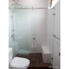 Ada juga model kaca kamar mandi dengan bingkai di mana sekeliling kaca bening dikelilingi oleh bingkai. Jual Toko Kaca Kamar Mandi Shower Box Kaca Tempered 10 Mm Jakarta Selatan Chelatama Kaca Aluminium Tokopedia