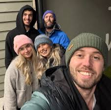 Aaaannnnnd it's back!!!!! Fully stocked with the freshest Newquay Caught  Shellfish, thanks to our wonderful local fishermen! In store today we have  Cooked and Live Lobsters Cooked and Live Whole Crab, Dressed