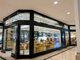 As the largest indoor outlet mall in the state of new jersey, the mills at jersey gardens offers an abundance of retail options sure to please even the most demanding shoppers. Lush 400 Commons Way Bridgewater Nj 08807 Usa