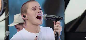 Evan craft océanos hillsong united español oceans ft carley redpath.mp3. Watch Hillsong United Perform Oceans Live From Israel Relevant