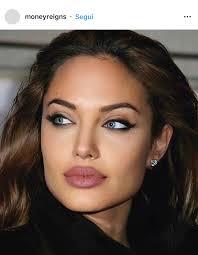 Seppur meravigliosa nel suo abito strapless argentato, angelina jolie ha dato da parlare per il nuovo hair look. Meghan Markle Le Foto Ritoccate Della Duchessa Di Angelina Jolie Etc Amica Foto 16