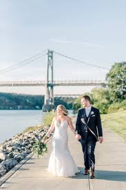 Poughkeepsie Grandview Kristin Eric Hudson Valley Wedding Photographer In 2020 Hudson Valley Wedding Hudson Valley Wedding Photographer Westchester Wedding