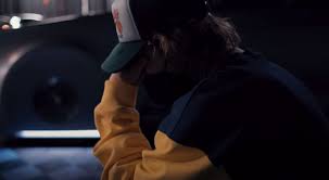 El cantante lloró cuando vio por primera vez el automóvil plateado futurista, que ha estado en las obras durante. Justin Bieber Cries As He Takes Delivery Of His Floating Rolls Royce Throwback Magazine