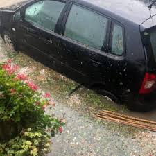 La grandine ha danneggiato decine di auto rimaste bloccate sull'a1, nel tratto tra fiorenzuola e fidenza. Mrrbkbsnbuervm