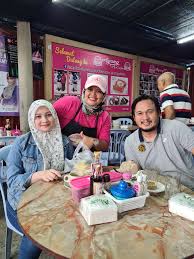 Selain itu tempat ini juga terdiri atas dua lantai. Ayang Cafe Cafe Sarapan Pagi Di Kota Bharu Facebook