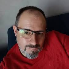 Sa te va très bien. Joie demoiselle