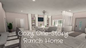 See more ideas about house modern family house house layouts. Aschmitylife Blogspot Com Bloxburg Living Room Ideas