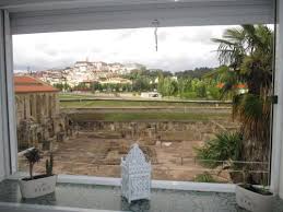 The portugal dos pequenitos (translated as portugal of/for the little ones) is a miniature park in the civil parish of santa clara e castelo viegas, in the municipality of coimbra, in the portuguese district of coimbra. Portugal Dos Pequenitos Coimbra