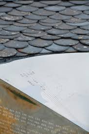 each stone that makes up this fan shaped memorial by koishikawa architects represents one of the 18 000 victims of memorial architecture japan earthquake stone
