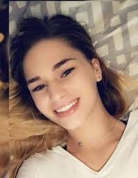 Leanna Lee's Instagram, Twitter & Facebook