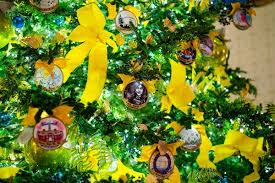 A look back at the white house's most spectacular christmas decorations. Melania Trump Reveals White House Christmas Decorations The New York Times