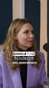 In der heutigen Podcastfolge spreche ich mit Isabell Fries. Sie begleitet  bei Philoneos co-kreativ (Familien-) Unternehmen in den Themen Future  Skills und Zukunft der Arbeit. Sie ist Expertin für ...