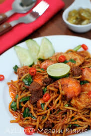 Mee hoon, or rice vermicelli, are thin noodles made from rice flour. Resepi Mee Hoon Goreng Azlita Pawtaste Com