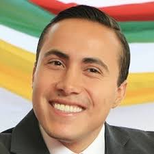Ante el magistrado césar augusto reyes de la sala de instrucción de la corte suprema de justicia rinde indagatoria este viernes el senador y exgobernador de santander richard aguilar villa. Richard Aguilar Villa Bio Family Trivia Famous Birthdays