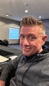 Introduction of a Motivational Speaker and Business Owner in Las Vegas