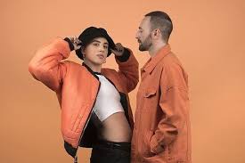 Svolgete le attività per migliorare la capacità di ascolto e arricchire il vocabolario. Coma Cose Il Duo Electro Rap Che Ha Bruciato Tutte Le Tappe La Repubblica