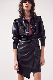 Porte la avec un pantalon skinny. Robe Chemise Ceinturee En Simili Cuir Suncoo