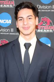 Louis Barreto's Instagram, Twitter & Facebook