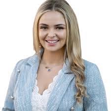 Lisa Normandin's Instagram, Twitter & Facebook