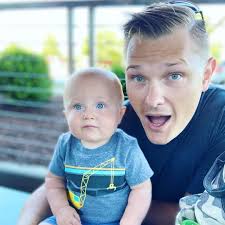 Which side of the trade offer is better?