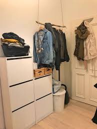 Hangende Kleiderstange Selber Machen Diy Kleiderstange Hangend Ast Geldsparen Kommode Schuhkommod Kleiderstange Kleidung Aufbewahrung Aufbewahrung Flur