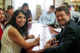 El candidato a gobernador metropolitano por unidad constituyente envió una crítica directa a su contendora en. Claudio Orrego Fortin Mapocho