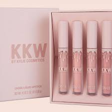 The official kylie cosmetics by kylie jenner facebook page Kylie S Housekeeper Is The Woman Behind All Those Swatches