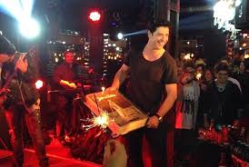 Αλλαγές προαναγγέλει ο σταμάτης μαλέλης με την επιστροφή του στο star. Gene8lia Gia Ton Royba Poso Xronwn Egine Oi Dyo Toyrtes Toy Gallery News2u