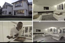Benjamin mendy is a athlete from longjumeau, canton of longjumeau, arrondissement of palaiseau, essonne. Blue Moon On Twitter Benjamin Mendy N Aurait Pas Respecte Le Protocole D Isolation Du Covid 19 En Ramenant Des Filles Chez Lui Un Voisin A Declare Que Mendy Aime Faire La Fete Et