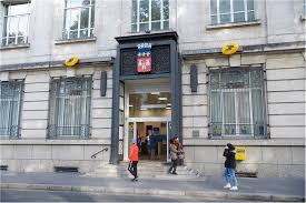 Contrairement aux deux précédents confinements, les librairies font désormais partie des commerces essentiels. Confinement En Touraine Bureaux Ouverts Distribution Du Courrier Le Point Sur L Activite De La Poste Info Tours Fr L Actualite De Info Tours Fr