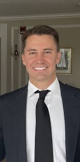 What are available shared apartments or solo places in Darien starting  August 1?