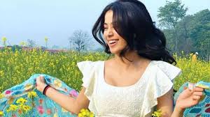 Mehandi laga ke rakhna singer : Janhvi Kapoor Gives Ddlj Vibes As She Shoots For Good Luck Jerry In Sarso Ka Khet Celebrities News India Tv