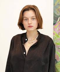 Emma dolin is a member of vimeo, the home for high quality videos and the people who love them. Emma Corrin Got Curtain Bangs The New Look Is So 90s