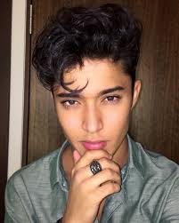 Happy 20th birthday Joel Pimentel, a member of rising boyband CNCO. 🎉