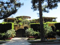 Hollywood S Movie Stars Homes Tour Food Fitness Fun Photography In All 50 States Celebrity Houses House Tours Wood Fence Design